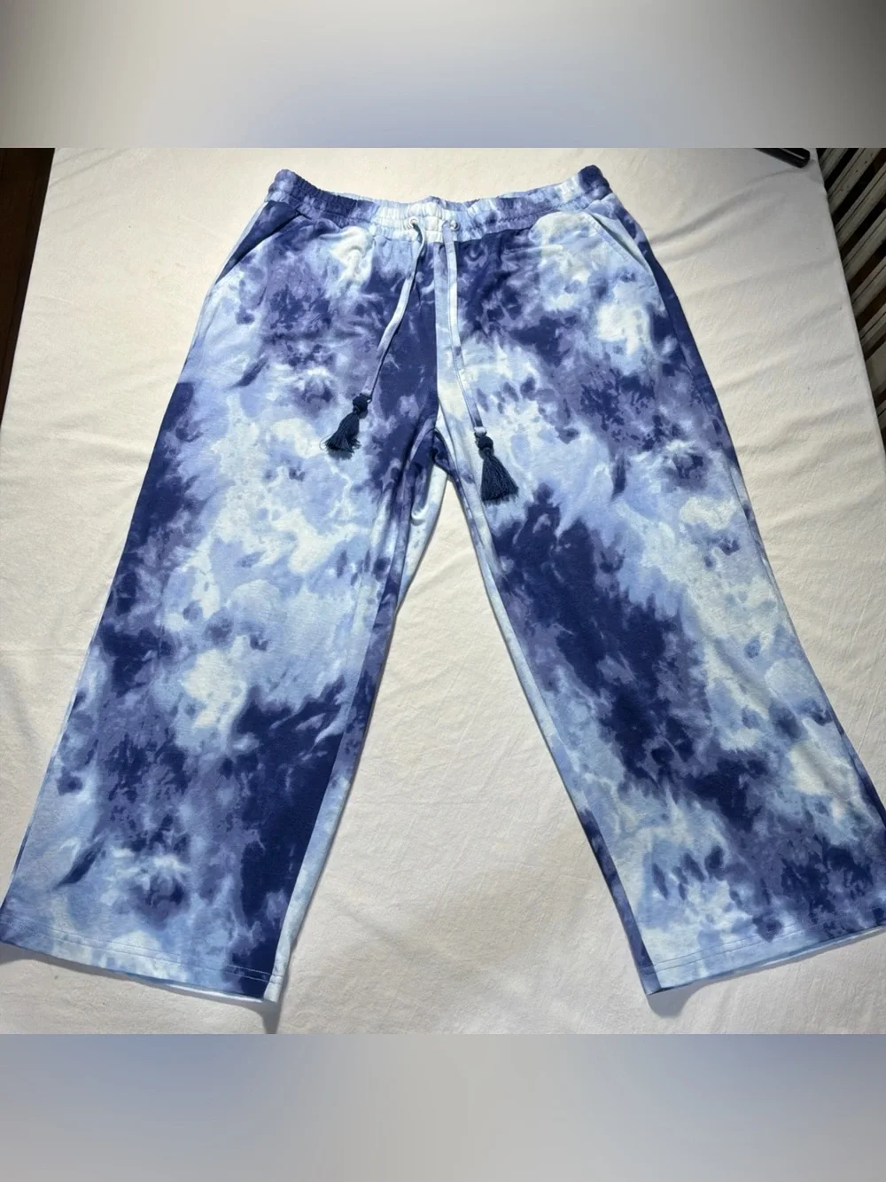 Belle by Kim Gravel Crop Pants Women’s Blue White Tie Dye Drawstring Sz M